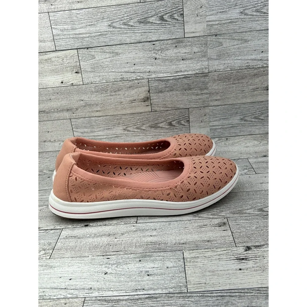 Clarks Cloudsteppers Ballet Flats Womens 6.5M Pink Cutout Slip On Comfort Shoes‎